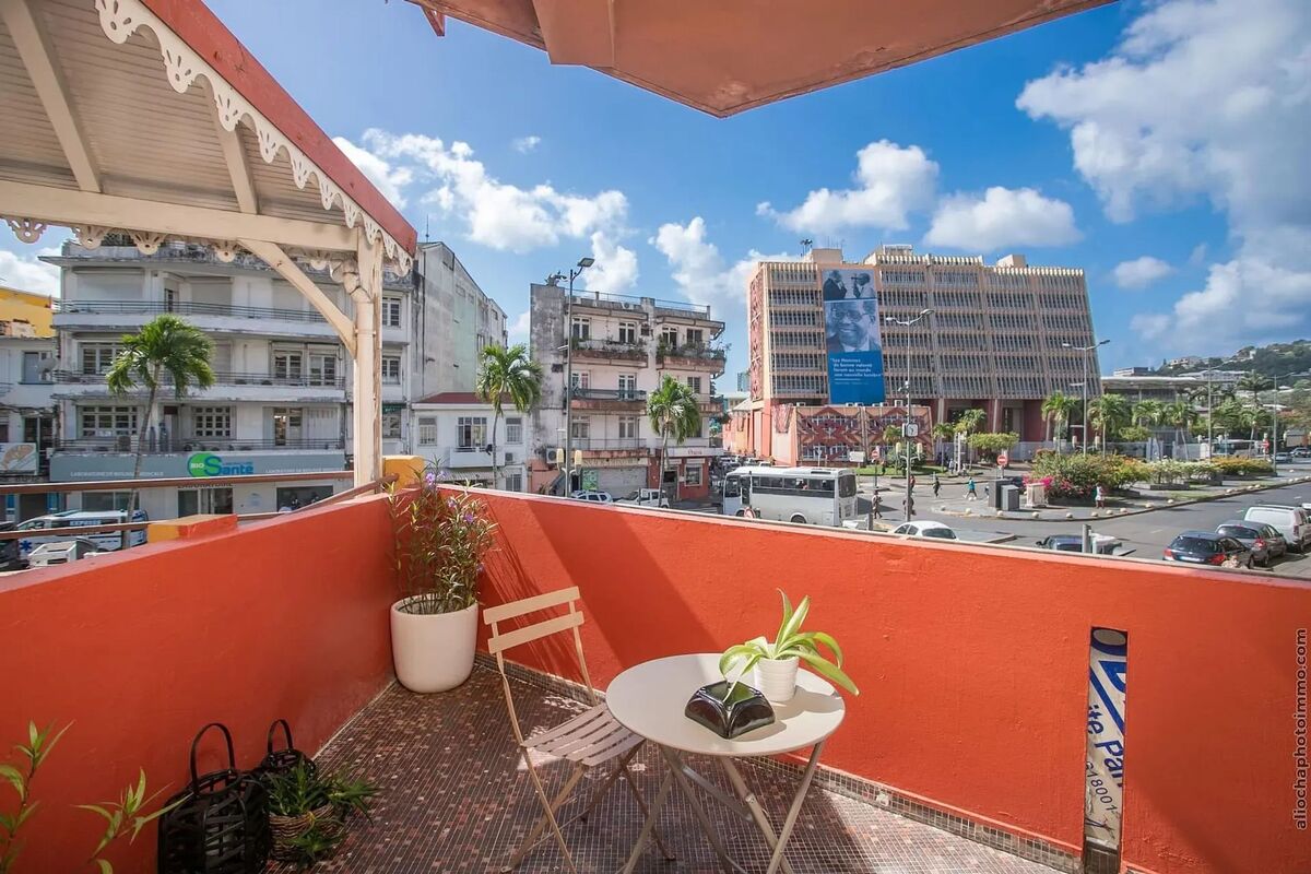 Appartement avec terrasse privée et vue ville à Fort-de-France - Photo 16