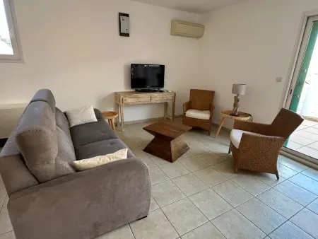 Appartement 67 m² climatisé, terrasse, près du port : photo 6