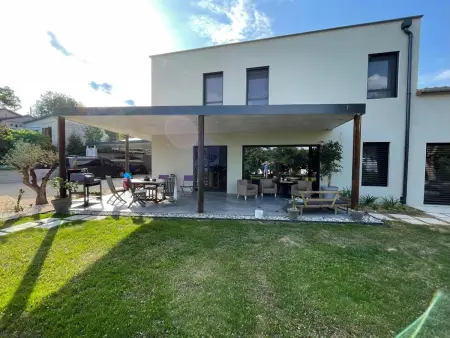 Location maison à Vallon Pont d'Arc, Villa avec climatisation - 8 pers. proche rivière