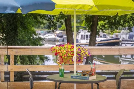 Gîte au bord du Lot avec piscine et spa : photo 15