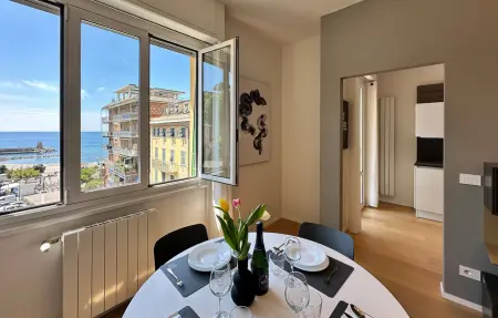 Double One Beach & City, Appartement 6 personnes à Recco : photo 2