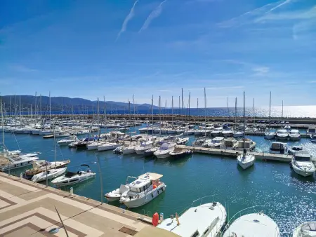 Location appartement à Bormes les Mimosas, Studio climatisé vue mer - 4 pers.
