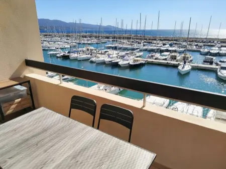 Studio 27m² vue mer et marina à Bormes-les-Mimosas : photo 9