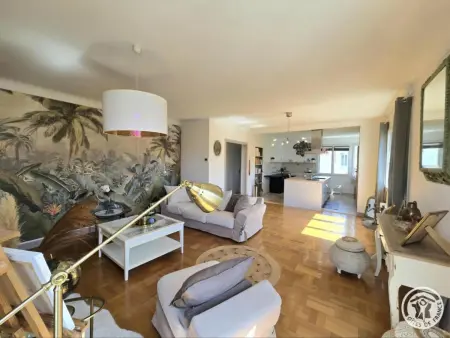 Appartement moderne vue cathédrale à Périgueux : photo 1