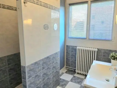 Appartement moderne vue cathédrale à Périgueux : photo 20