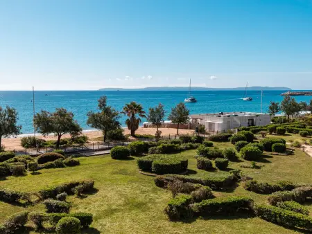 T3 climatisé vue mer - Plage au pied de l'immeuble : photo 22