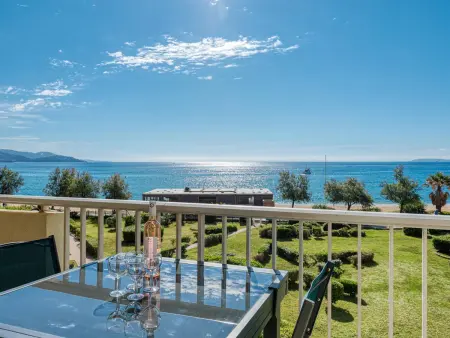 T3 climatisé vue mer - Plage au pied de l'immeuble : photo 23