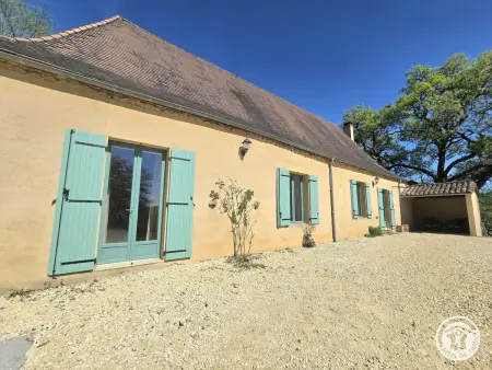 Gîte plain-pied Périgord, terrasse vue campagne, parking : photo 1