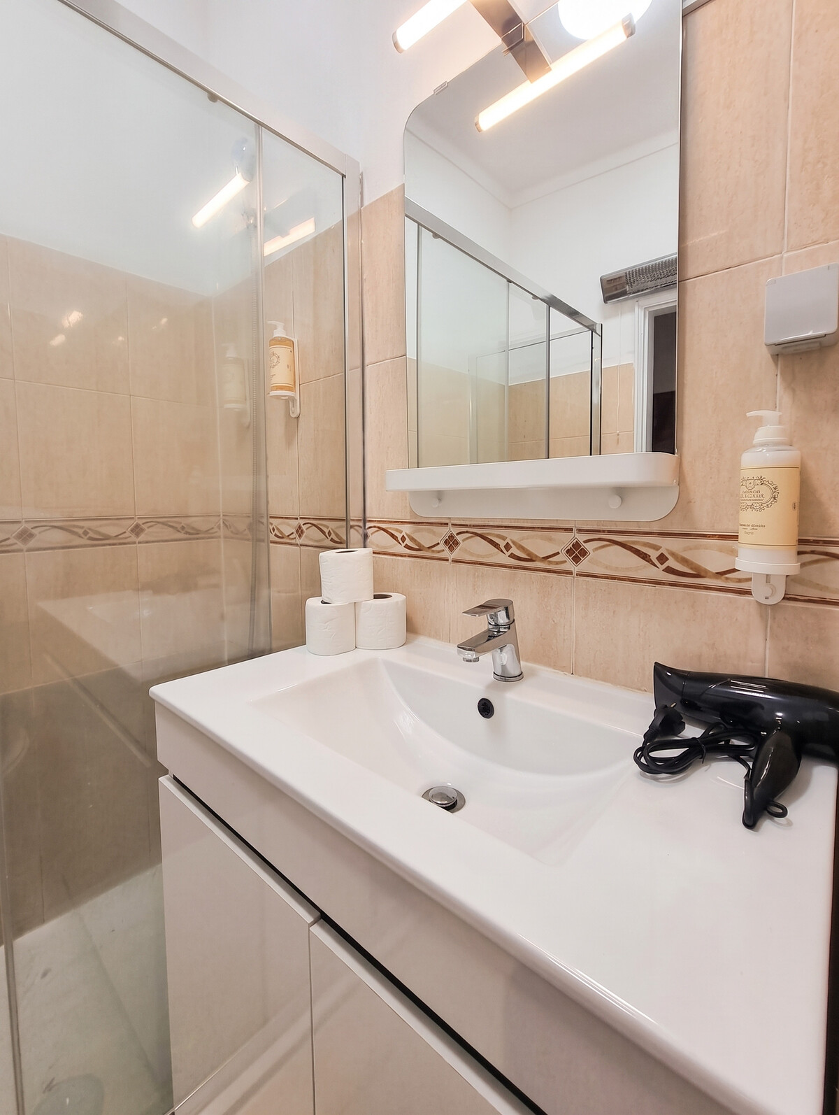 Appartement 92 m² avec terrasse, 3 chambres à Faro - Photo 5