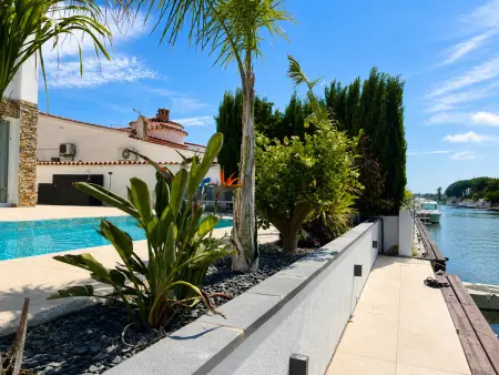 Villa canal avec piscine privée et amarrage – 8 pers. : photo 25