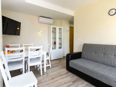 Appartement Baco beachfront, 20 m de la plage : photo 8