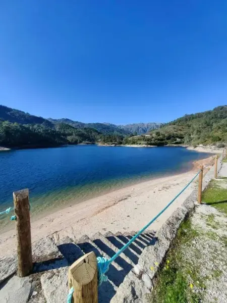 Maison avec vue sur le lac et terrasse privée à Ruivães : photo 27