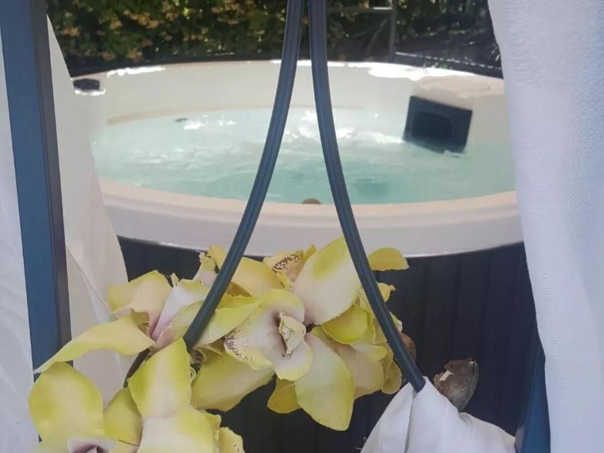 Villa Euthalia à Riposto : piscine chauffée et jacuzzi - Photo 4
