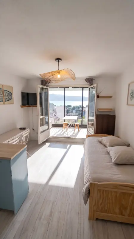 Appartement vue mer, piscine partagée, Saint-Mandrier-sur-Mer : photo 9