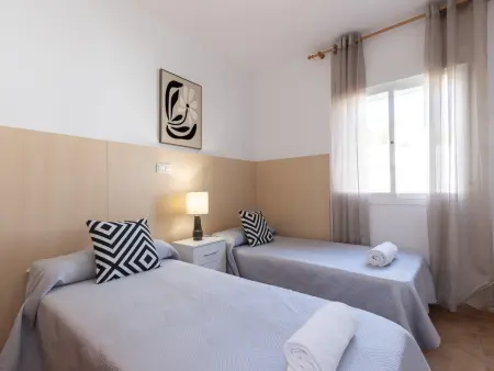 Maison rénovée avec parking et clim - 8 pers., Gite 6 personnes à Salou - Photo 12