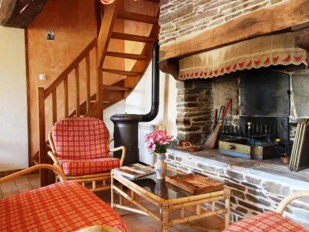 Gîte 6 pers. à Canisy : poêle à pellets, terrain privé : photo 8