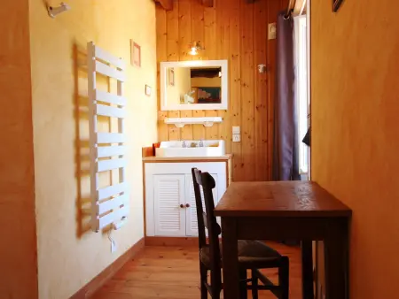 Gîte 6 pers. à Canisy : poêle à pellets, terrain privé : photo 12