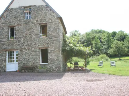 Gîte 6 pers. à Canisy : poêle à pellets, terrain privé : photo 16