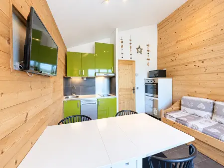 Studio cabine 4 pers aux Menuires, vue vallée et accès ski : photo 3