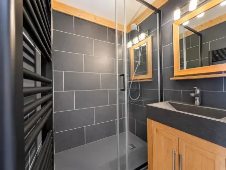 Studio cabine 4 pers aux Menuires, vue vallée et accès ski : photo 8