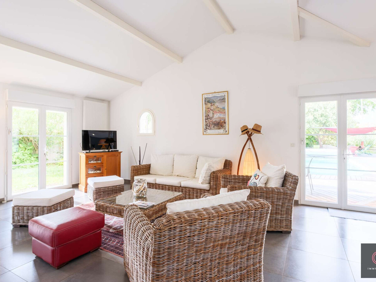 Villa plain-pied 180m² piscine couverte à Biscarrosse - Photo 11