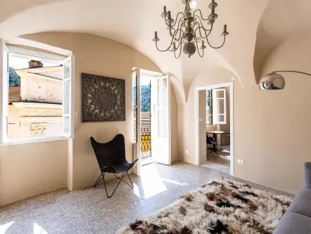 Nella Piazza – Appartement 3 pièces au cœur d'Airole : photo 2