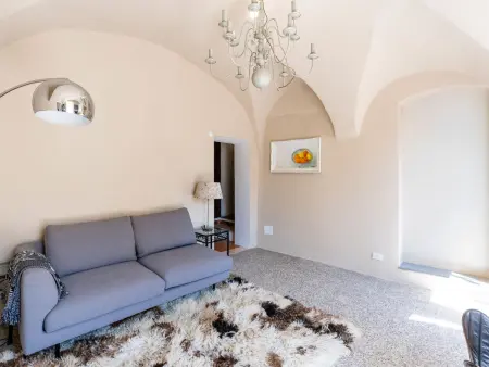 Nella Piazza – Appartement 3 pièces au cœur d'Airole : photo 3