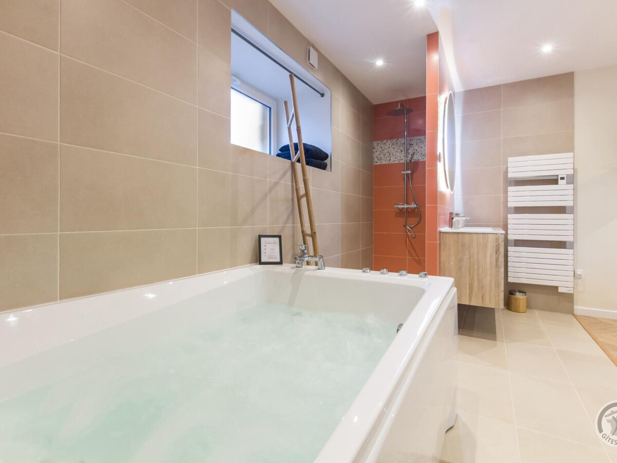 Gîte plain-pied avec baignoire balnéo à Huisnes-sur-Mer - Photo 9