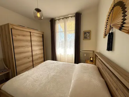 Appartement art déco au 5e étage avec balcon à Vichy : photo 7