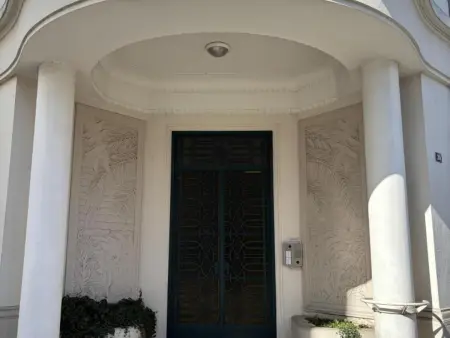 Appartement art déco au 5e étage avec balcon à Vichy : photo 11