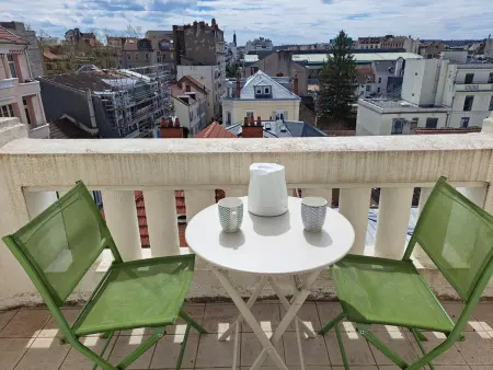 Appartement art déco au 5e étage avec balcon à Vichy : photo 14