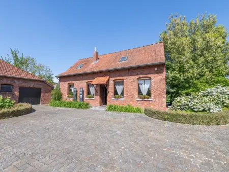 La Ferme de Gabrielle : maison rénovée à Le Bizet, 8 pers. : photo 6