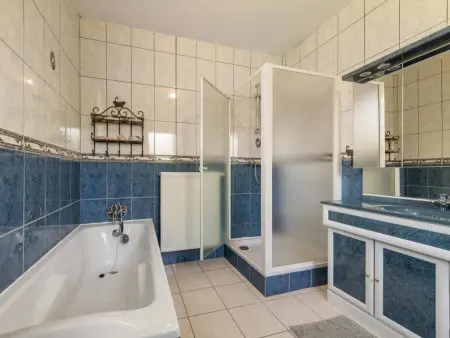 La Ferme de Gabrielle : maison rénovée à Le Bizet, 8 pers. : photo 32
