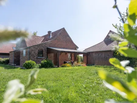 La Ferme de Gabrielle : maison rénovée à Le Bizet, 8 pers. : photo 37