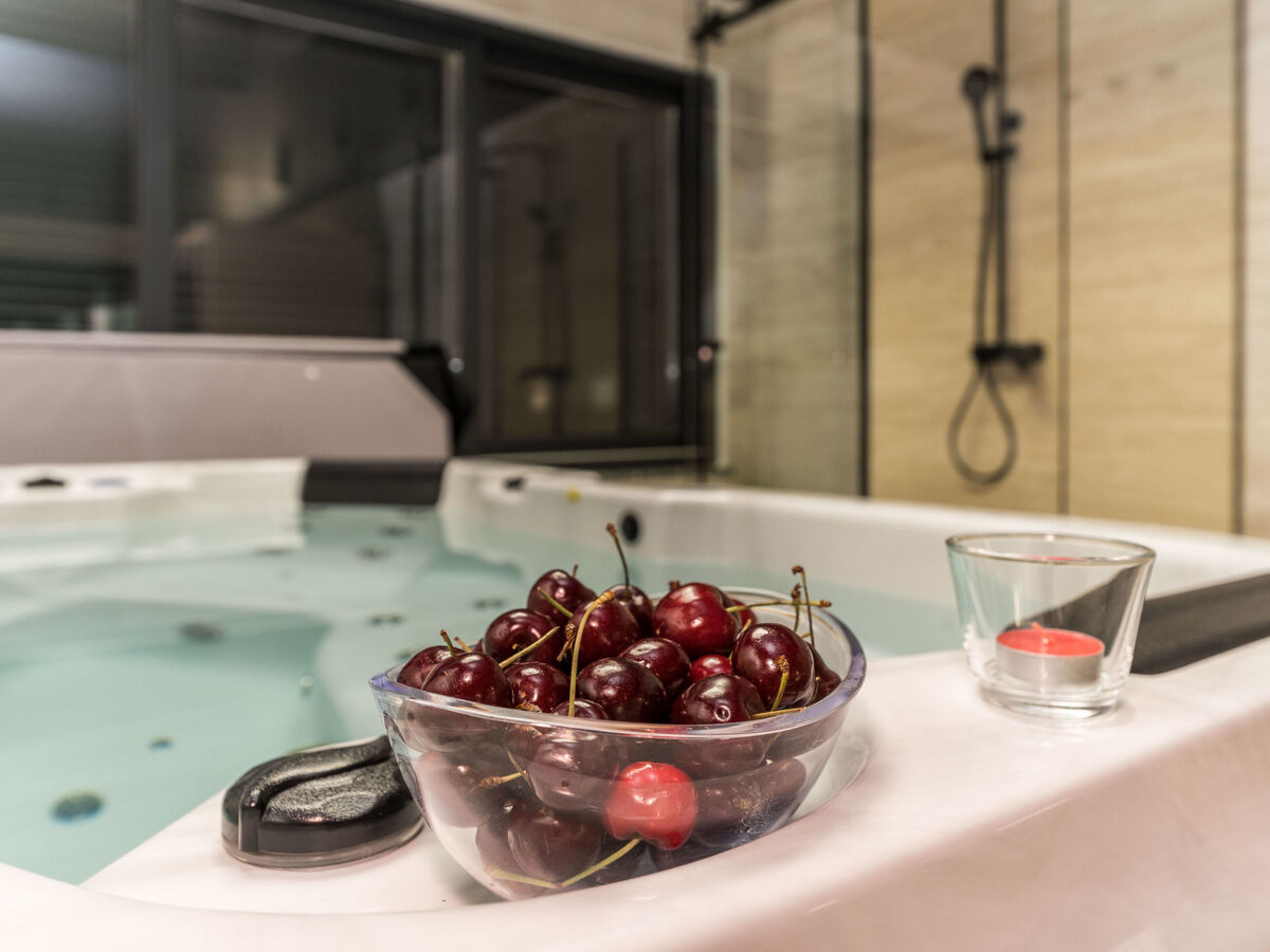 Maison Antea à Sabunike : piscine privée & jacuzzi - Photo 18