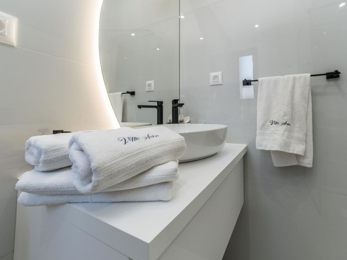 Maison Antea à Sabunike : piscine privée & jacuzzi - Photo 44