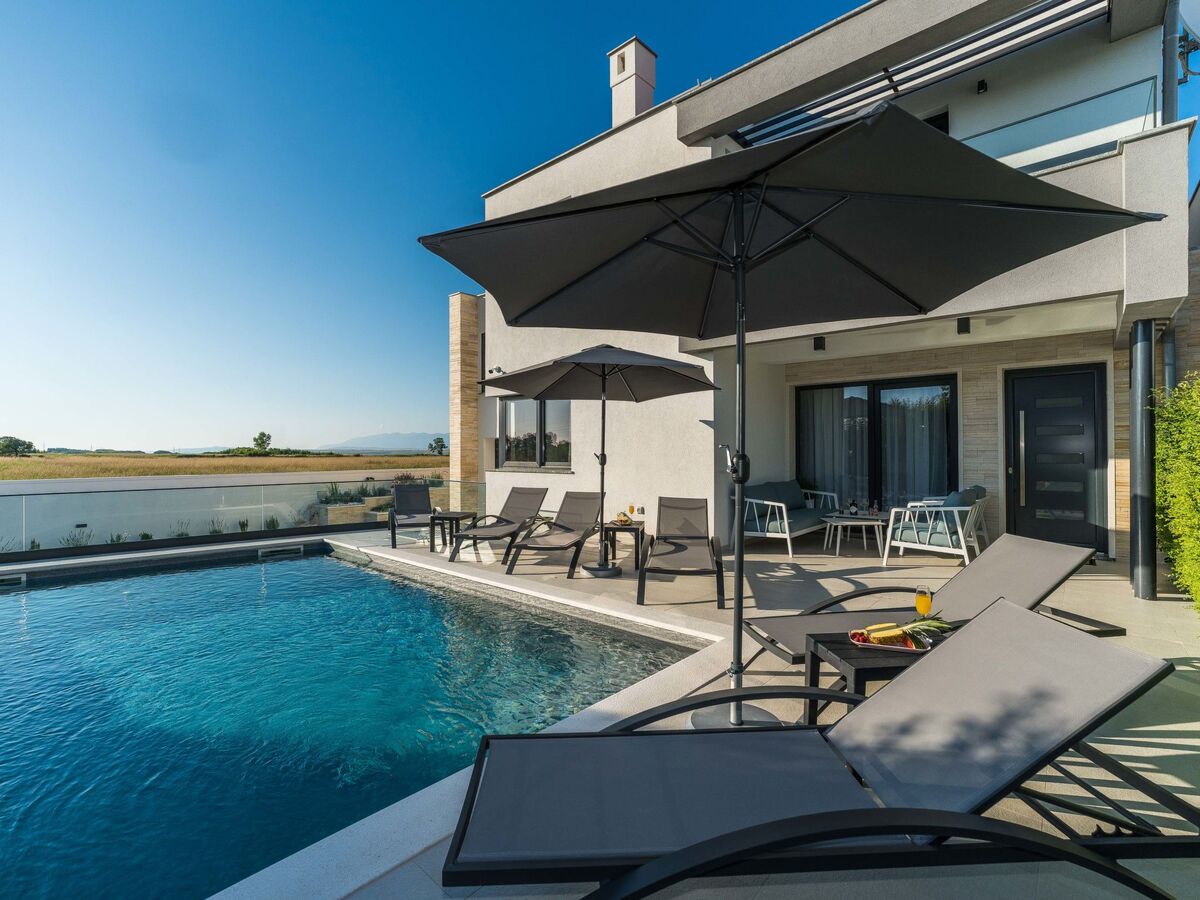 Maison Antea à Sabunike : piscine privée & jacuzzi - Photo 46