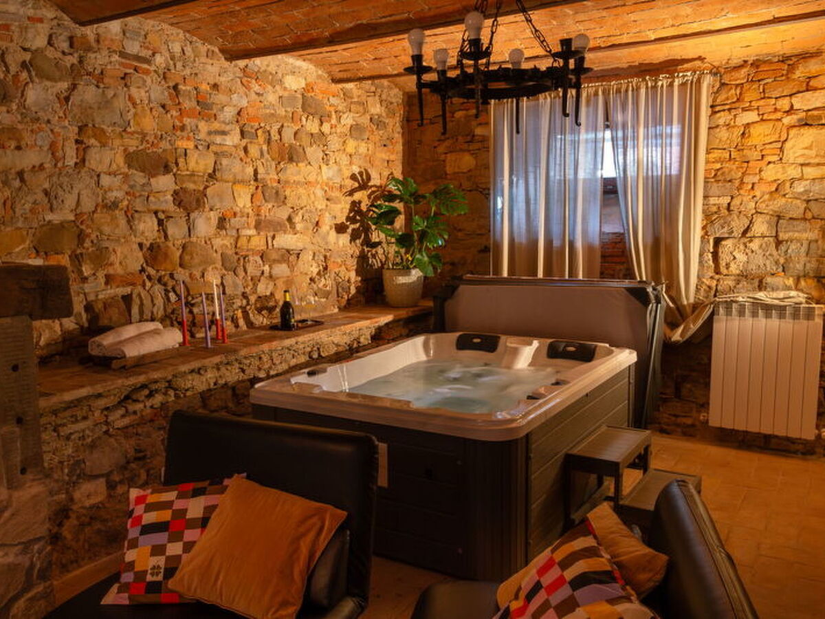 La Miccia, maison toscane avec jacuzzi à Laterina - Photo 2