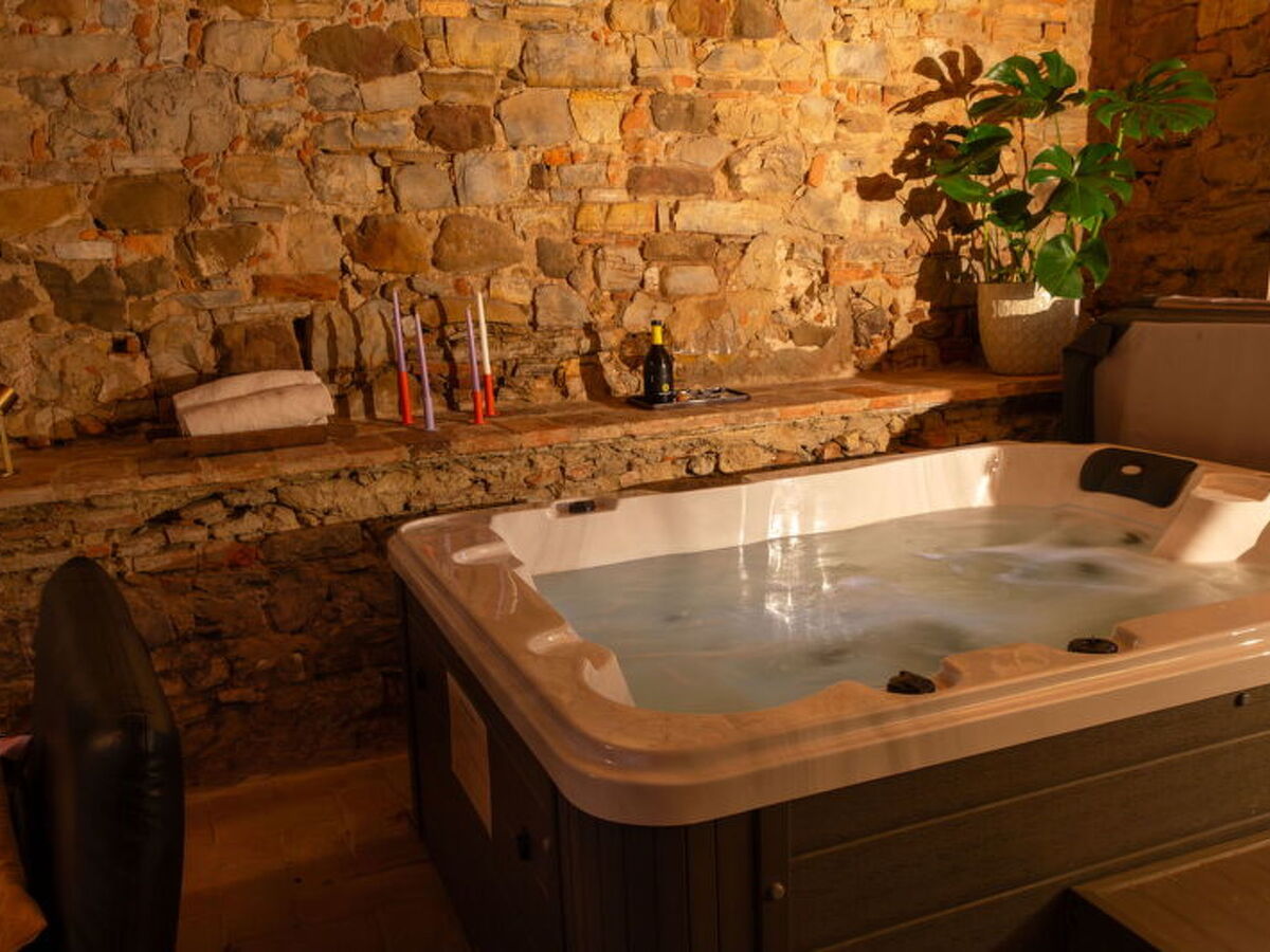 La Miccia, maison toscane avec jacuzzi à Laterina - Photo 23