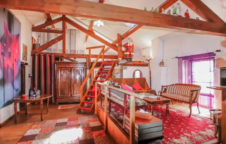 Wood loft Saint-Félicien, 6 personnes, poutres apparentes : photo 3