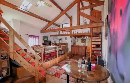 Wood loft Saint-Félicien, 6 personnes, poutres apparentes : photo 10