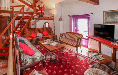 Wood loft Saint-Félicien, 6 personnes, poutres apparentes : photo 11