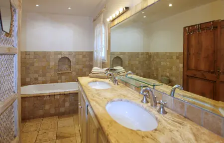 Maison 8 pers. piscine débordement à Hyères : photo 25