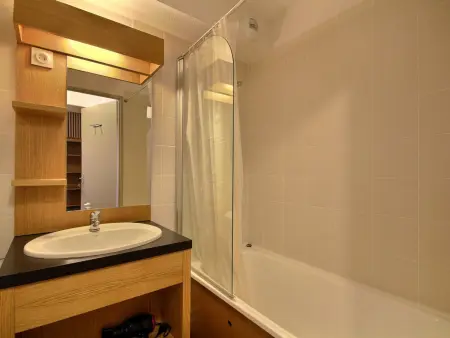 Appartement 2 pièces + cabine, balcon vue pistes - Plagne Soleil : photo 7