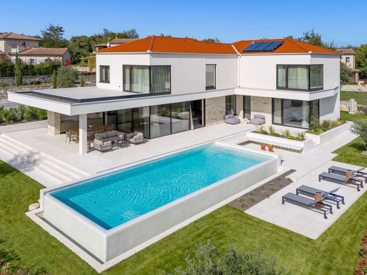 Villa Lavis 8 personnes avec piscine privée à Sv. Lovreč - Photo 1