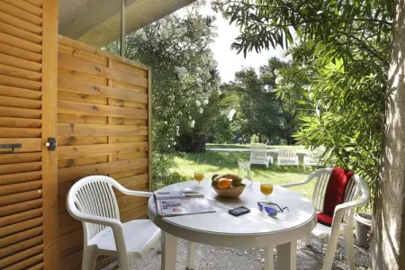 Location appartement à Vallon Pont d’Arc, Studio pour 2 personnes avec vue sur la rivière