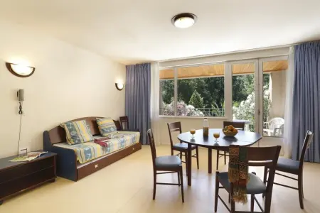 Location appartement à Vallon Pont d’Arc, Studio au cœur de la nature