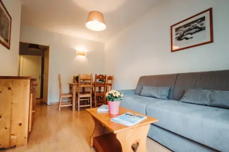 Location appartement à Ax les Thermes, Location pour 6 personnes avec balcon privé