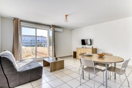 Appartement 4 personnes au Grau-du-Roi, vue piscine : photo 3