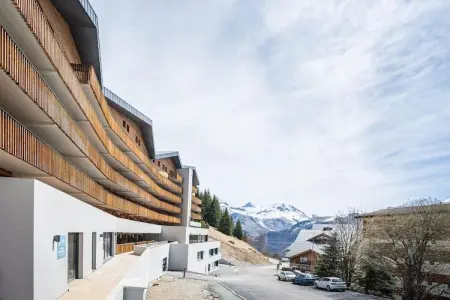 Location appartement à AURIS EN OISANS, Location avec accès à la piscine intérieure et au sauna